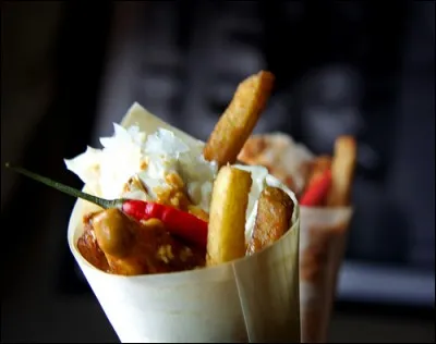 De quel pays provient le "patatje oorlog" ?