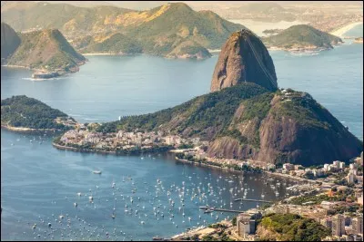 À prendre avec une pince, c'est le...