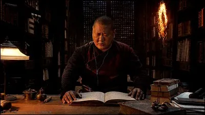 Quelle chanson de Beyoncé, Wong écoute-t-il pendant que Steven Strange vole des livres dans son dos ?