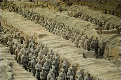 Impressionnante vision de l'armée de terre cuite ! Nous sommes à Xi An en Chine, quel est ce mausolée datant du 3e siècle avant J.C ?
