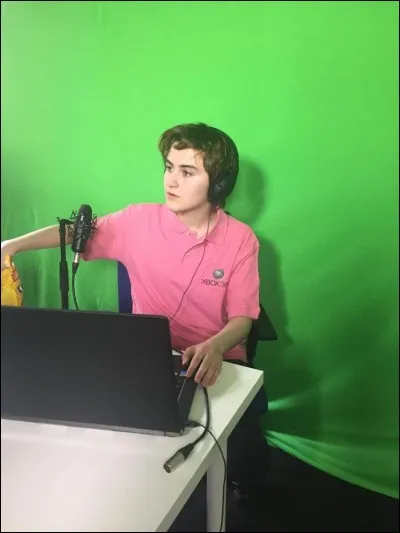 Avec quel groupe de youtubeurs HugoPosay a-t-il tourné plusieurs courts-métrages en 2015 ?