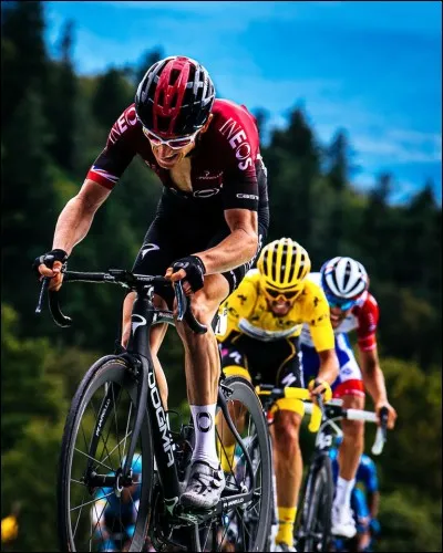 La bataille chez les favoris fait rage également. Lequel d'entre eux va s'en sortir le mieux et reprendre du temps à tous ses adversaires au classement général ?