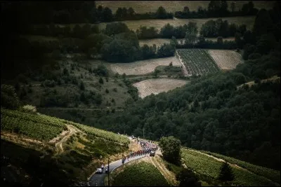 Quel coureur est le maillot jaune à l'issue de cette sixième étape à la Planche des Belles Filles ?