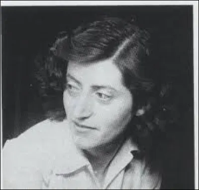 La r&eacute;sistante Lucie Aubrac repose au Panth&eacute;on.