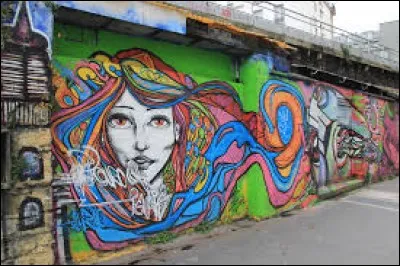 Un dessin fait sur un mur.