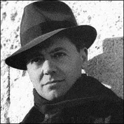 Il a organis la rsistance franaise sous l'occupation, et sous son chapeau souple :