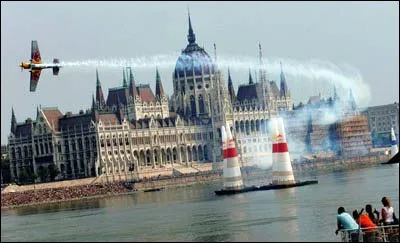 Les pilotes se sont déjà affrontés 11 fois dans cette ville !
De quelle ville parle-t-on ?