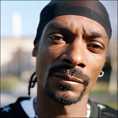 Avec qui Snoop Dogg a-t-il fait le clip "Still D.R.E." ?