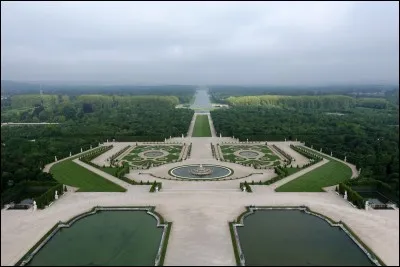 Qui est le créateur et principal architecte des "jardins du château de Versailles" ?