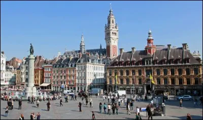 Lille compte plus de 200 000 habitants.