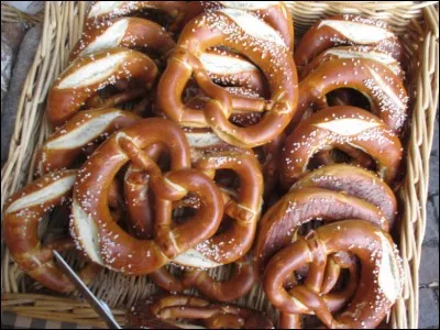Sur cette photo, on peut-voir des bretzels.