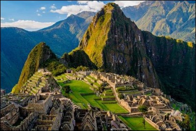 La ville mystérieuse inca, Machu Picchu, est située dans quel pays ?