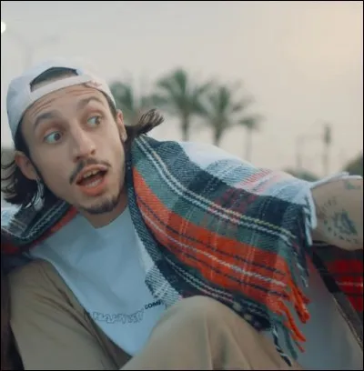 Avec qui Roméo Elvis a-t-il chanté «Soleil» ?