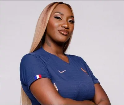 De quelle nationalité Aya Nakamura est-elle ?