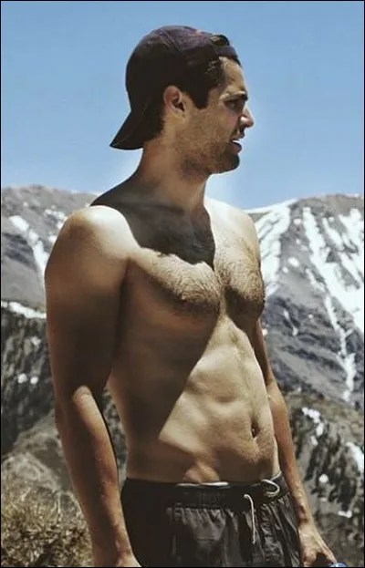 Quel acteur interprète Alec ?