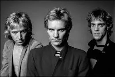 Police a chanté ''Roxanne''. Dans quelle pièce de théâtre le personnage féminin principal est-il prénommé Roxane ?