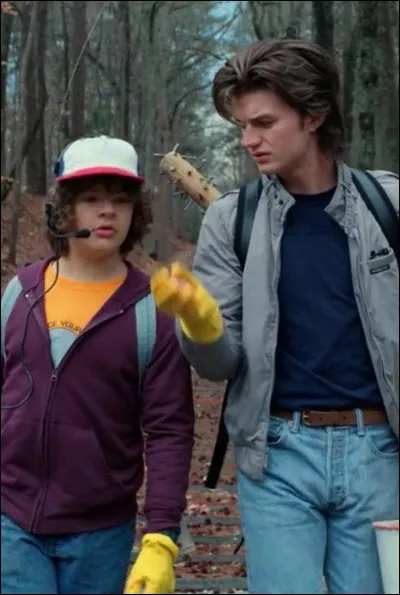 Quelle marque de soin en spray utilise Steve pour ses cheveux ?