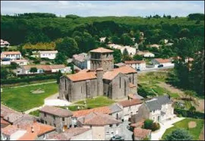 Ville du Haut-Bocage Vendéen, Pouzauges se situe en région ...
