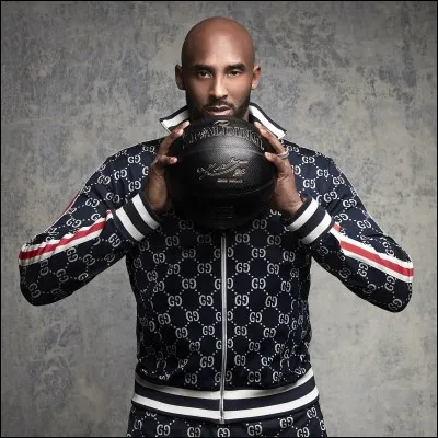 Qui est ce basketteur américain ?