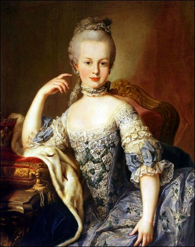 Quel âge avait Marie-Antoinette à son arrivée en France ?