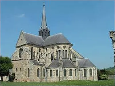 Vous avez sur cette image l'abbatiale Saint-Pierre-et-Saint-Paul d'Orbais-l'Abbaye. Village de l'arrondissement d'Épernay, il se situe dans le département ...