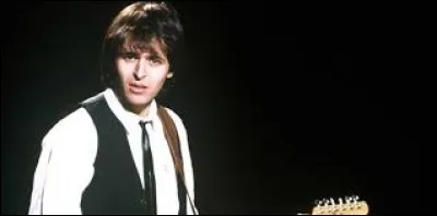 Complétez le titre de cette chanson : "Encore un...