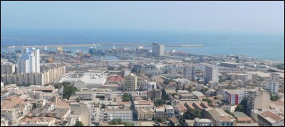 Quelle est la superficie de l'Algérie ?