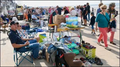 Quel nom porte le nombre qui indique la puissance à laquelle est élevée une quantité ?