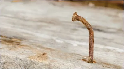 Grâce à quoi peut-on éviter d'attraper le tétanos ?