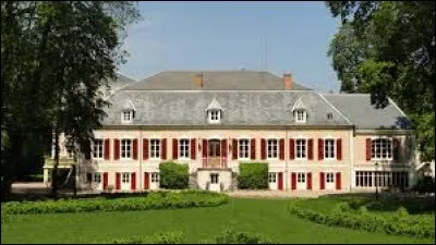 Je vous propose de partir en Auvergne-Rhône-Alpes à la découverte du château de la Boulaize de Montaigu-le-Blin. Nous serons dans le département ...