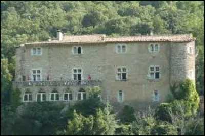 Je vous emmène la découverte du château de Madières, à Rogues. Commune de l'arrondissement du Vigan, elle se situe dans le département ...