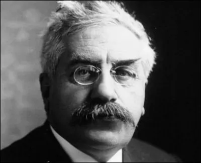 Année : 1920-1924
République : Troisième 
Parti : Sans étiquette 
Fait : Démissionne suite à la victoire du Cartel des gauches aux élections législatives de 1924.
De qui s'agit-il ?