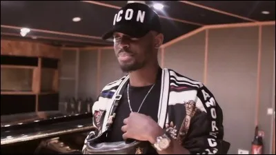 Avec qui n'a-t-il jamais fait de duo ou de featuring ?