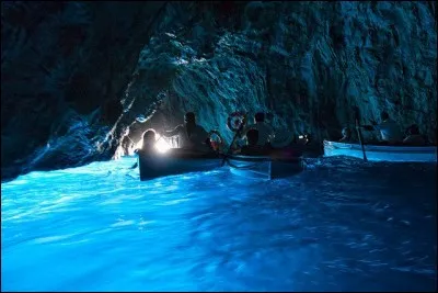 Bonjour Tata ! Je viens de me baigner dans la grotte bleue en...