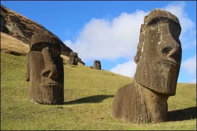 Hey Manu ! Je t'ai trouvé un souvenir à te rapporter de...
