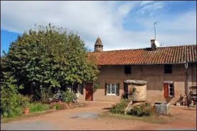 Nous partons en Auvergne-Rhône-Alpes, à la découverte de la ferme Coulas de Reyssouze. Commune de l'arrondissement de Bourg-en-Bresse, elle se situe dans le département ...