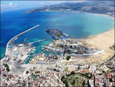 Laquelle de ces provinces ne se trouve pas dans la région Tanger, Tétouan, Al Hoceïma ?