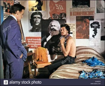 Quelle actrice jouait le rôle qui s'inspirait de Gabrielle Russier dans le film d'André Cayatte "Mourir d'aimer" ?