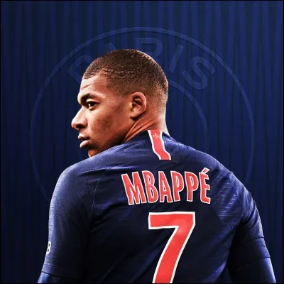 Quel est le premier club professionnel de Mbappé ?