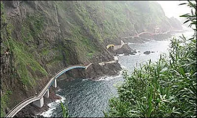 Quel pays est surnomm&eacute; : "Le pays du matin clair" ?