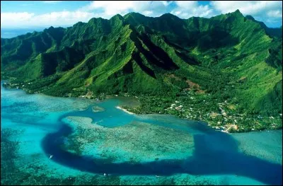 Quelle &icirc;le est surnomm&eacute;e : " La perle des Antilles " ?