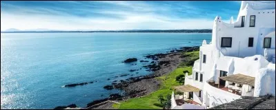 Par quel nom de pays europ&eacute;en est surnomm&eacute; l'Uruguay ?