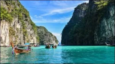 Quel pays est surnomm&eacute; : "Le pays du sourire" ?