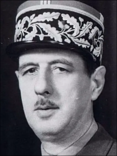 Qui est ce Charles, général et chef de la France libre, instigateur de la Cinquième République, Président de la République de 1959 à 1969 et écrivain de renom ?