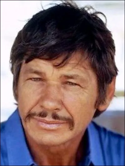 Qui est ce Charles, acteur américain habitué à des rôles virils ?