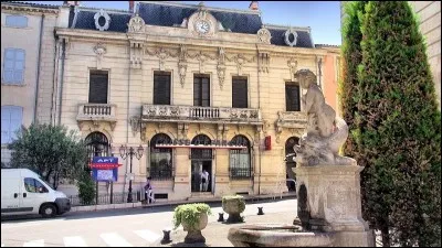 Dans quel département se situe Apt ?