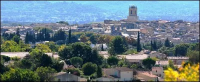 Dans quel département se situe Pertuis ?