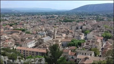 Dans quel département se situe Cavaillon ?