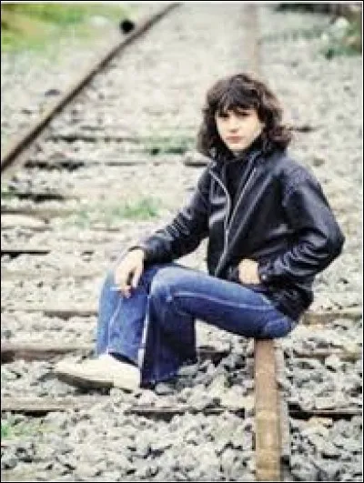 Complétez le titre de cette chanson : "Vendeur de...