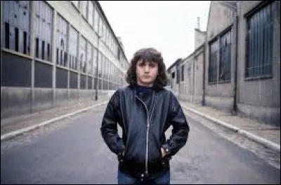 Complétez le titre de cette chanson : "Lipstick...